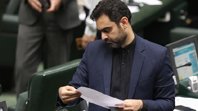 دولت نمی تواند از زیر بار مسئولیت نیروهای شرکتی شانه خالی کند